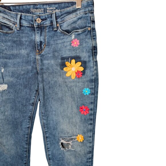 Signature Levi Strauss Womens Size 6 Jeans Modern Slim Cuffed Floral Embroidered - Picture 2 of 8